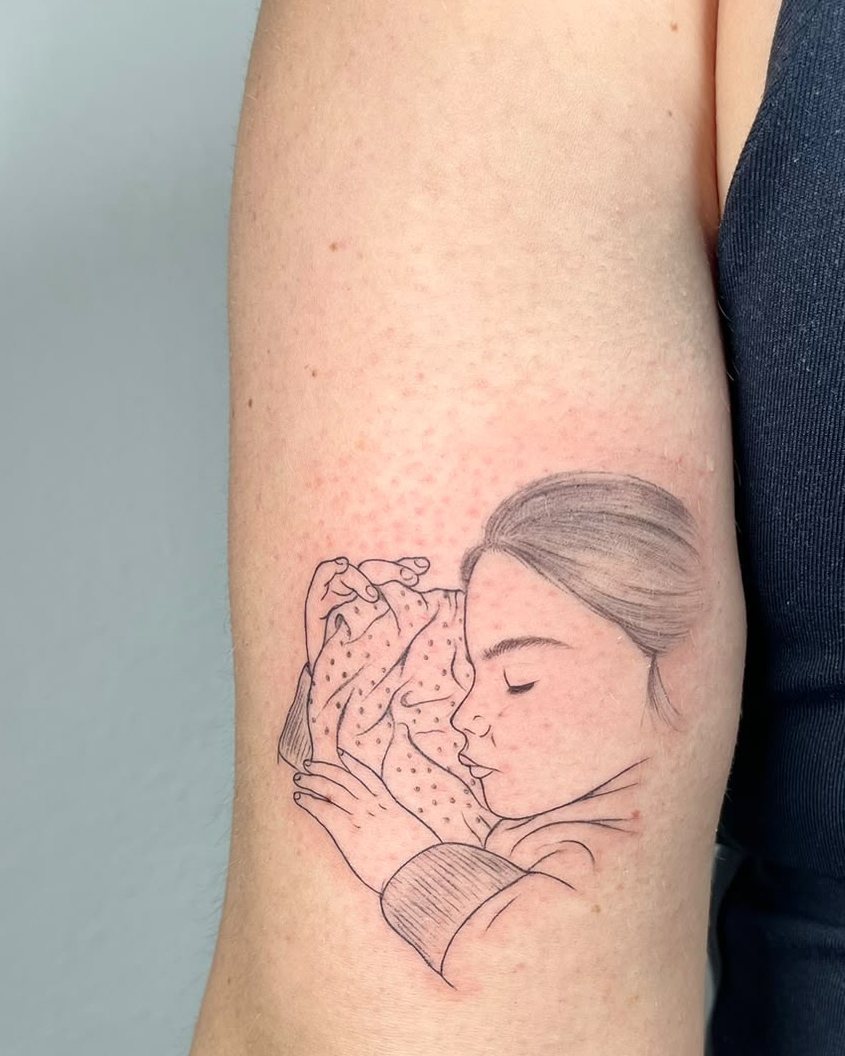 Retrato en línea fina de una mujer abrazando a su gato